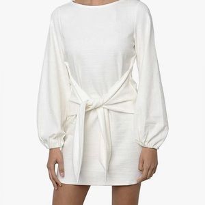 NWT Women’s White Knotted Tie Waist Round Neck Sweater Dress Size L